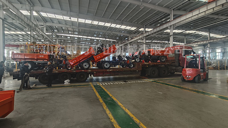 8臺(tái)柴油三輪自卸車發(fā)往朝鮮